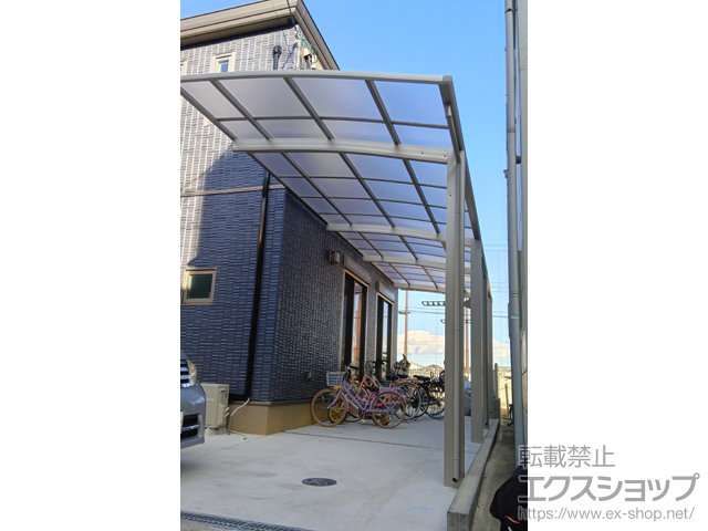 大阪府堺市ののカーポート アリュース 600タイプ 縦連棟セット（2台用）積雪〜20cm対応+ 水平式物干し(カーポート柱用)+水平式物干し(カーポート柱用) 施工例