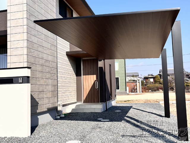 岡山県瀬戸内市ののカーポート カーポートSC 複合色 積雪〜20cm対応+ カーポートライ 施工例