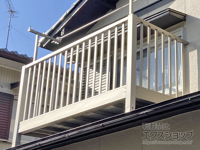 岐阜県岐阜市のLIXIL リクシル（トステム）のバルコニー ビューステージHスタイル 縦太格子 単体 屋根置き式 施工例