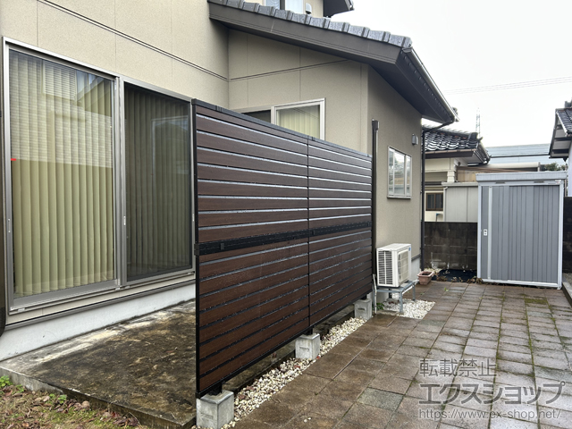 富山県富山市ののフェンス・柵 モクアルフェンス 目隠しタイプ 2段支柱 自立建て用 施工例