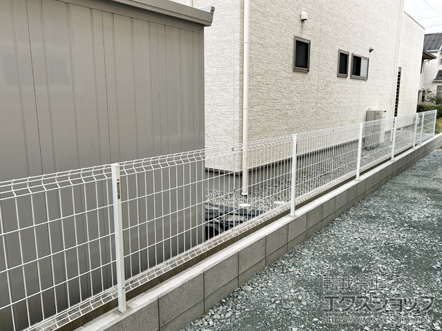 愛知県豊橋市ののフェンス・柵 イーネットフェンス 3F型 自由柱施工 施工例