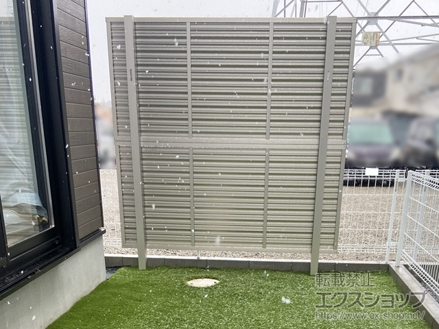 千葉県柏市ののフェンス・柵 ミエーネフェンス 目隠しルーバータイプ 2段支柱 自立建て用 施工例