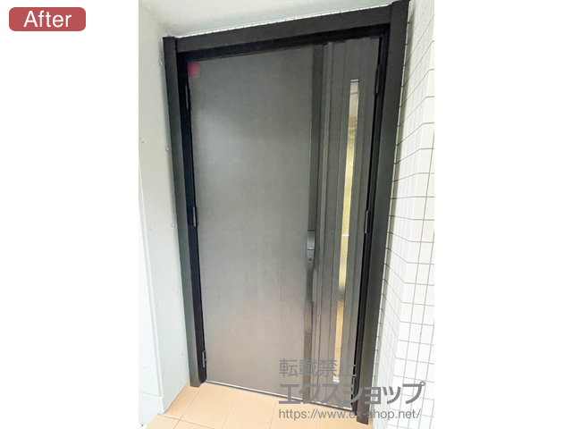 神奈川県茅ヶ崎市のLIXIL リクシル（トステム）の玄関ドア リシェント玄関ドア3 S14型 断熱K2仕様 親子仕様(ランマ無)外観左吊元 ※FamiLock仕様 施工例