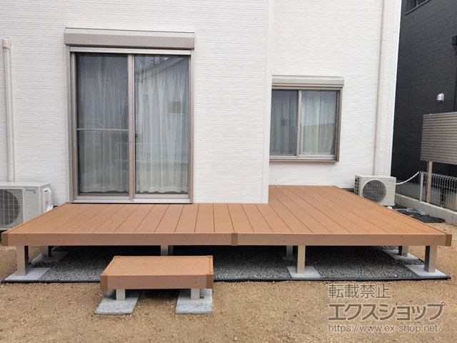 愛知県岩倉市のYKKAPのウッドデッキ リウッドデッキ 200＋独立式 リウッドステップ2型 施工例