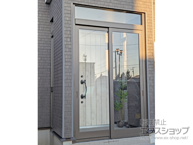 北海道石狩郡新篠津村のLIXIL リクシル（トステム）の風除室 ツインガードIII ランマ付 I型*3か所 施工例