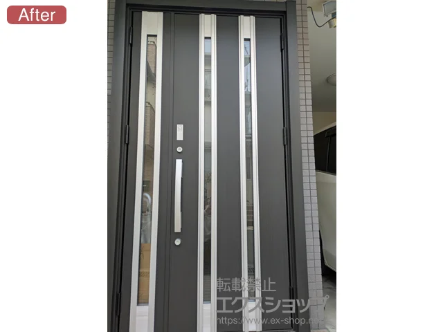 大阪府摂津市のLIXIL リクシル（トステム）の玄関ドア リシェント玄関ドア3 M24型 断熱K4仕様 親子仕様(ランマ無)外観右吊元 ※FamiLock仕様 施工例