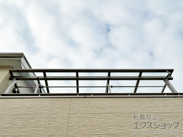 奈良県葛城市ののバルコニー・ベランダ屋根 スピーネ F型 屋根タイプ 単体 積雪〜20cm対応＋吊り下げ物干しAセット 施工例