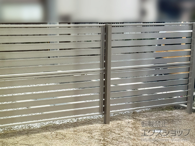 山口県防府市ののフェンス・柵 シンプレオフェンスSY1F型 横半目隠し 2段支柱 自立建て用（パネル2段） 施工例