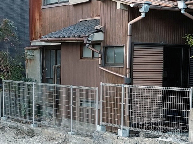 愛知県名古屋市ののフェンス・柵 メッシュフェンス M0　間仕切柱施工 施工例