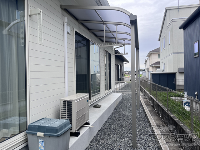 大分県中津市ののテラス屋根 ソラリア R型 テラスタイプ 単体 積雪〜20cm対応 施工例