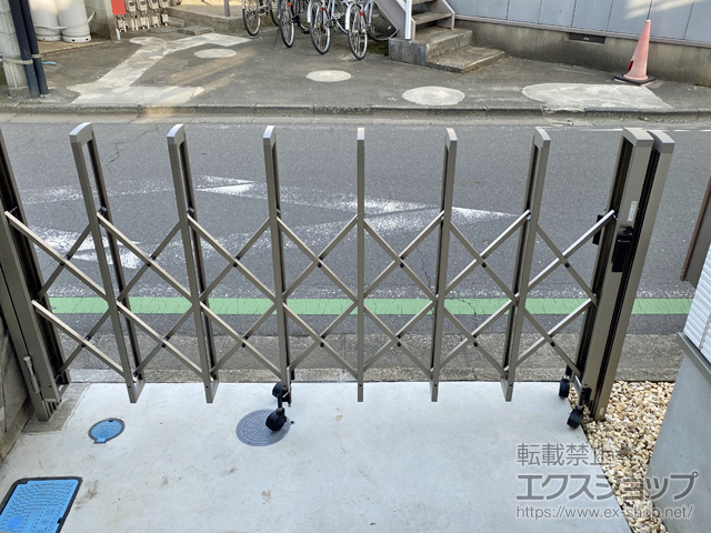 埼玉県狭山市ののカーゲート トリップゲートII 1型 シンプル ノンレール 片開き　*23S 施工例