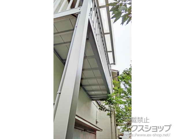 神奈川県横浜市のLIXIL リクシル（トステム）のバルコニー ビューステージHスタイル 縦太格子 単体 柱建て式 施工例