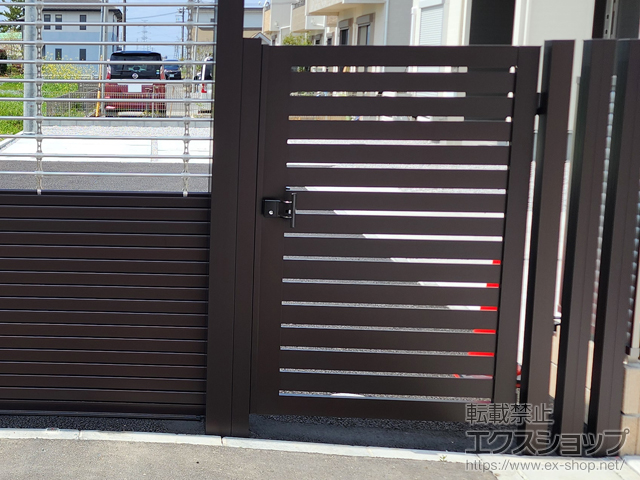 埼玉県鴻巣市のの門扉 レジリアハイタイプ Y3H型 片開き 門柱タイプ 施工例