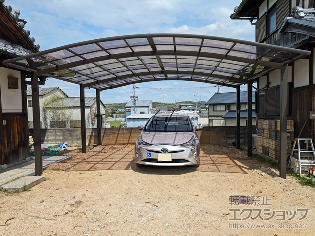 大阪府和泉市ののカーポート フーゴR (ラウンドスタイル) ワイド 延長 積雪〜20cm対応 施工例