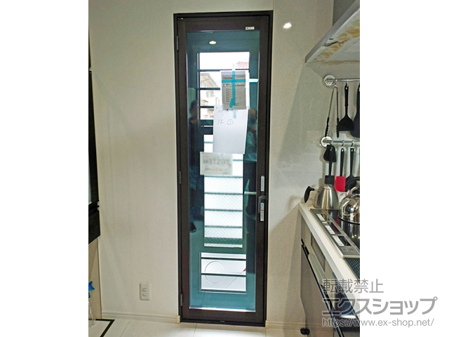 埼玉県春日部市のの二重窓（内窓） インプラス テラスドア 外観右吊元 施工例