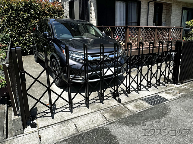 三重県津市ののカーゲート トリップゲートII 1型 シンプル ノンレール 片開き 36S 施工例
