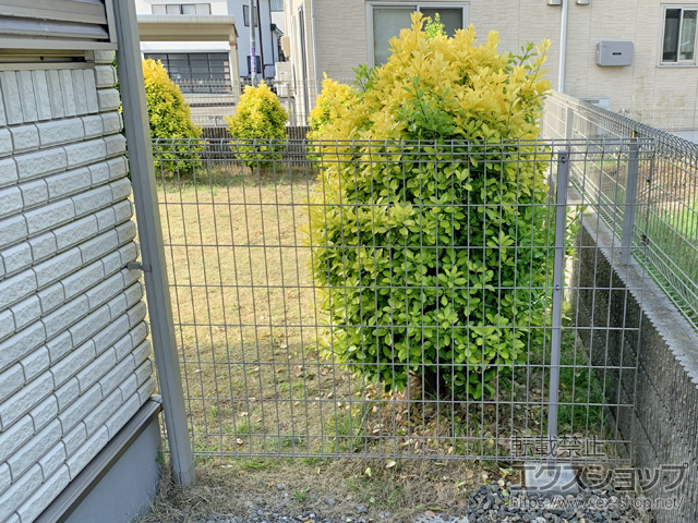 石川県かほく市ののフェンス・柵 イーネットフェンス 2F型　自由柱施工 施工例