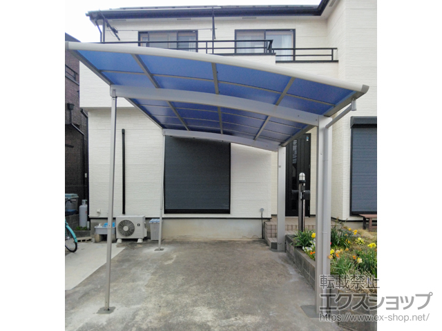 埼玉県鴻巣市ののカーポート プレシオスポート 積雪〜20cm対応＋着脱式サポート柱 2本入り×1セット 施工例
