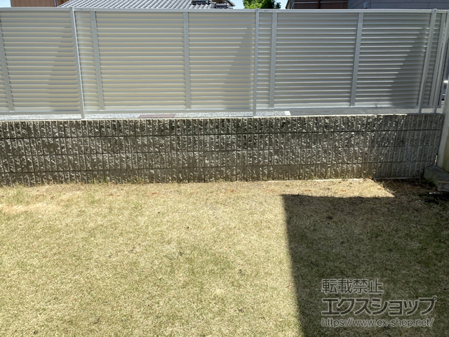 香川県高松市ののフェンス・柵 フェンスAB YL3型 横ルーバー3 フリーポールタイプ 施工例