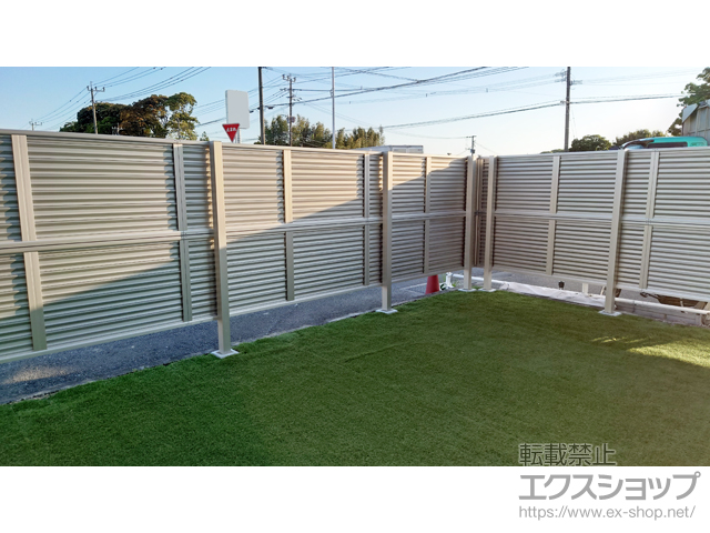 佐賀県三養基郡上峰町ののフェンス・柵 ミエーネフェンス 目隠しルーバータイプ 2段支柱 自立建て用 施工例