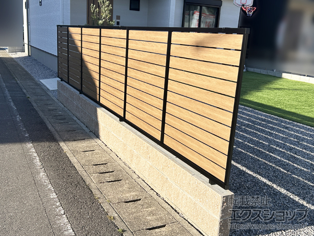 岐阜県本巣郡北方町ののフェンス・柵 フェンスAB YS3型 横スリット3 複合色 フリーポールタイプ 施工例