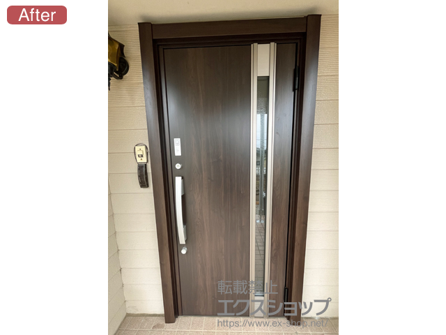 群馬県前橋市のLIXIL リクシル（トステム）の玄関ドア リシェント玄関ドア3 M78型 断熱K4仕様 片開き仕様(ランマ無)外観右吊元 ※FamiLock仕様 施工例