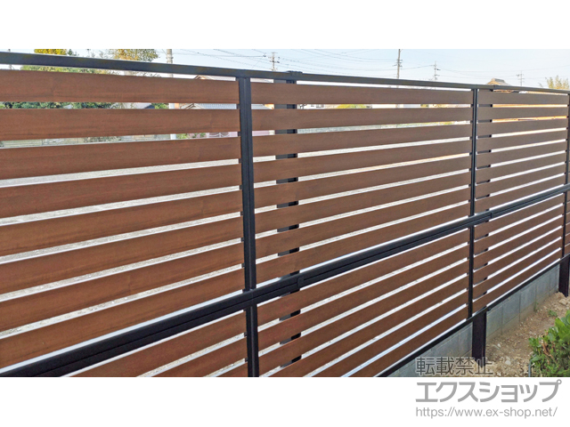 愛知県一宮市ののフェンス・柵 モクアルフェンス 横板タイプ 2段支柱 自立建て用*4ｍ：上段のみ 施工例