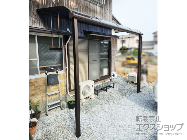 福岡県福岡市ののテラス屋根 ソラリア R型 テラスタイプ 単体 積雪〜20cm対応＋吊り下げ式固定物干し 施工例