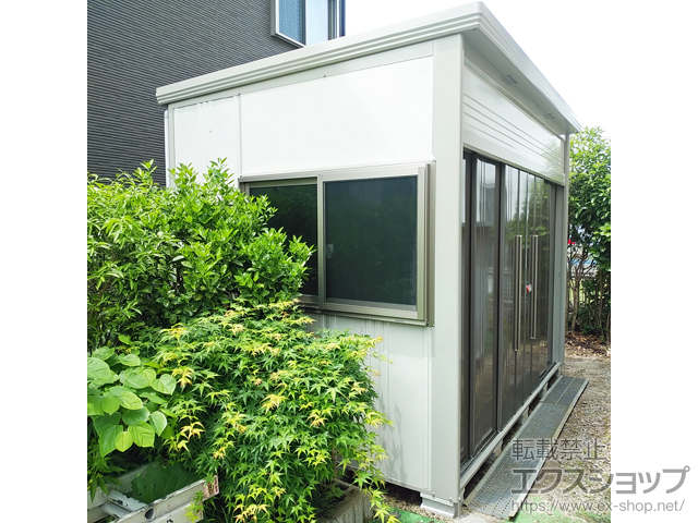 熊本県菊池郡大津町のの物置・屋外倉庫 Mr.トールマンダンディ 一般型 結露減少型 3232×2290×2570　JN-Z3222 JN-Z3222-B＋サッシ窓（ガラス付）＋ 施工例