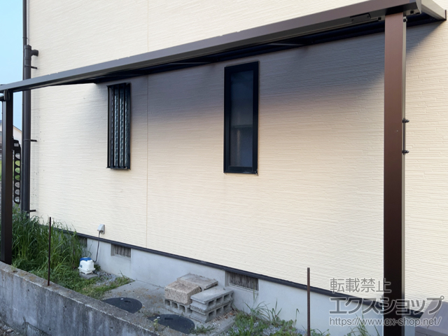 香川県観音寺市ののテラス屋根 ソラリア F型 テラスタイプ 単体 積雪〜20cm対応＋水平式物干しセット　テラス柱用 長さ：ロング 施工例