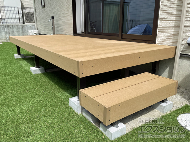 山梨県南アルプス市ののウッドデッキ 樹ら楽ステージ＋ 独立ステップ 施工例