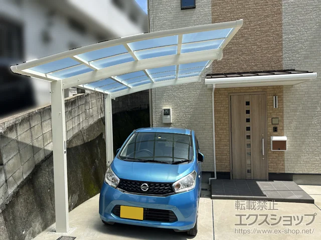 長崎県長崎市のYKKAPのカーポート アリュース 積雪〜20cm対応+着脱式サポート柱 施工例