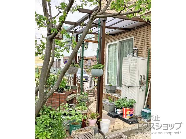 群馬県安中市のYKKAPテラス屋根施工例(サザンテラス (パーゴラ