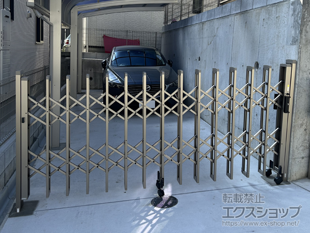 神奈川県横浜市ののカーゲート トリップゲートII S型 傾斜地対応 ノンレール 片開き 28S 施工例