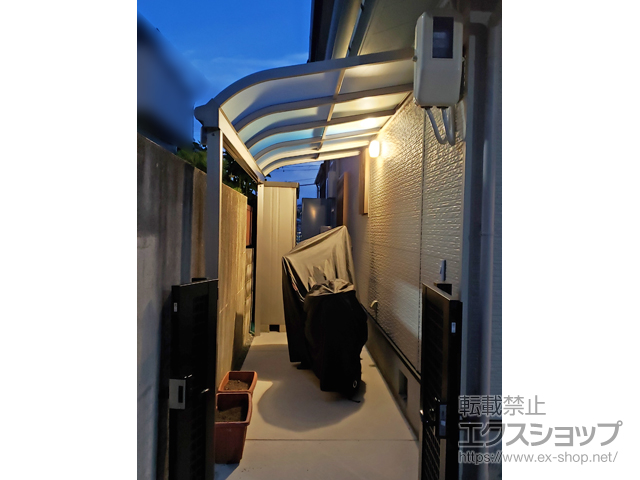 兵庫県神戸市ののテラス屋根 ソラリア R型 テラスタイプ 単体 積雪〜20cm対応 施工例