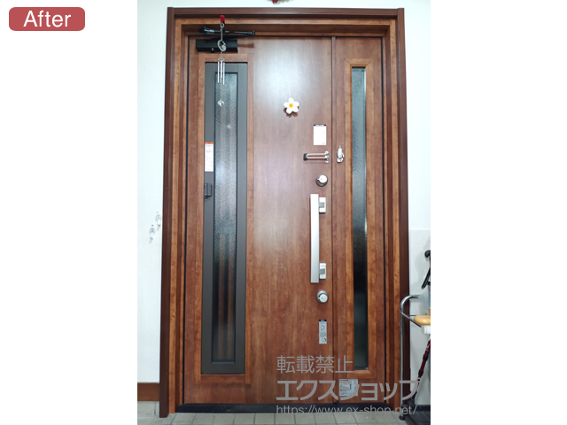 大分県大分市のLIXIL リクシル（トステム）の玄関ドア リシェント玄関ドア3 M83型 断熱K4仕様 親子仕様(ランマ無)外観右吊元 ※FamiLock仕様 施工例