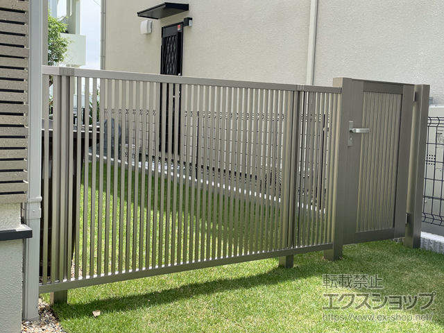 大阪府吹田市ののフェンス・柵 フェンスAB TR1型 縦格子1　アルミ多段柱仕様　パネル上段のみ 施工例