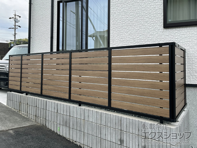 静岡県浜松市ののフェンス・柵 フェンスAB YS3型 横スリット3 複合色　フリーポールタイプ 施工例
