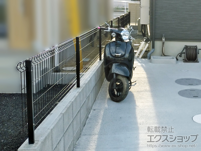 福島県本宮市ののフェンス・柵 イーネットフェンス 3F型 自由柱施工 施工例