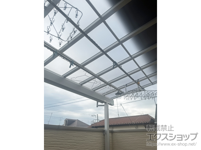 茨城県取手市ののバルコニー・ベランダ屋根 ソラリア F型 1500 屋根タイプ 単体 積雪〜50cm対応＋吊り下げ式固定物干し 標準タイプ 施工例