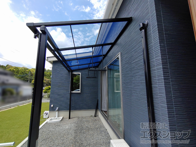 鹿児島県霧島市ののテラス屋根 スピーネ F型 テラスタイプ 単体 積雪〜20cm対応＋吊り下げ物干し 施工例