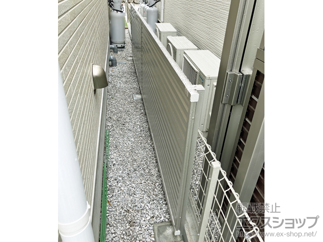 東京都あきる野市ののフェンス・柵 ミエーネフェンス 目隠しルーバータイプ　自由柱施工 施工例