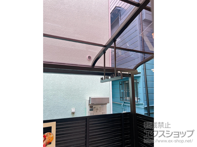 兵庫県神戸市ののテラス屋根 ソラリア R型 テラスタイプ 単体 積雪〜20cm対応＋吊り下げ式固定物干し 標準タイプ 施工例