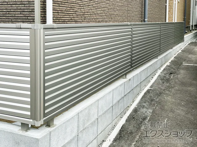 宮城県仙台市のValue Selectのフェンス・柵・塀 ミエーネフェンス 目隠しルーバータイプ　自由柱施工 施工例