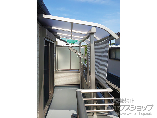 東京都練馬区ののバルコニー・ベランダ屋根 ソラリア R型 屋根タイプ 単体 積雪〜20cm対応 施工例