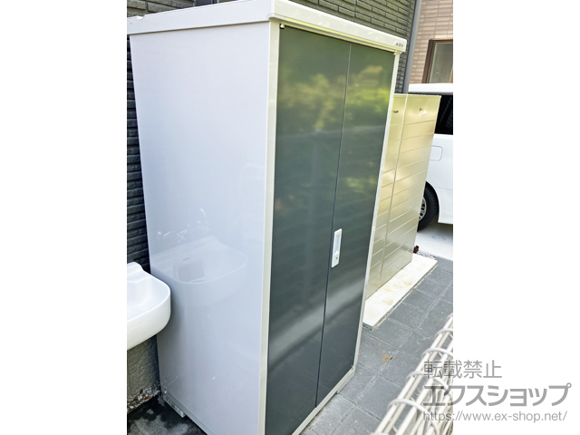 東京都立川市のの物置・屋外倉庫 アイビーストッカー 900×755×1903 BJX-097E-CG 施工例
