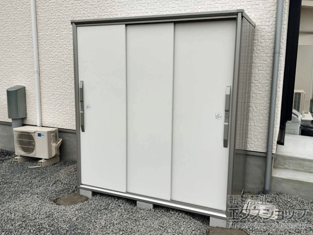 和歌山県西牟婁郡白浜町のの物置・屋外倉庫 エスモ 一般型 1800×924×1913 ESF-1809A-TW 施工例