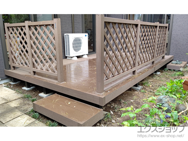 埼玉県川口市ののウッドデッキ リウッドデッキ 200＋独立式リウッドステップ2型×2セット＋リウッドデッキフェンス2型＜ラチス格子＞ 施工例