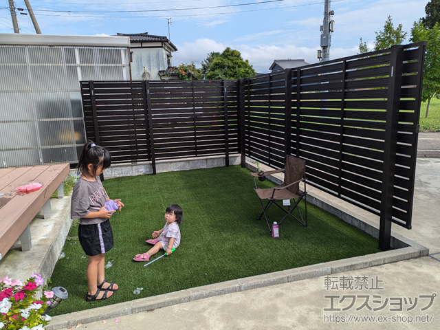 新潟県長岡市ののフェンス・柵 モクアルフェンス 横板タイプ 2段支柱 自立建て用 施工例