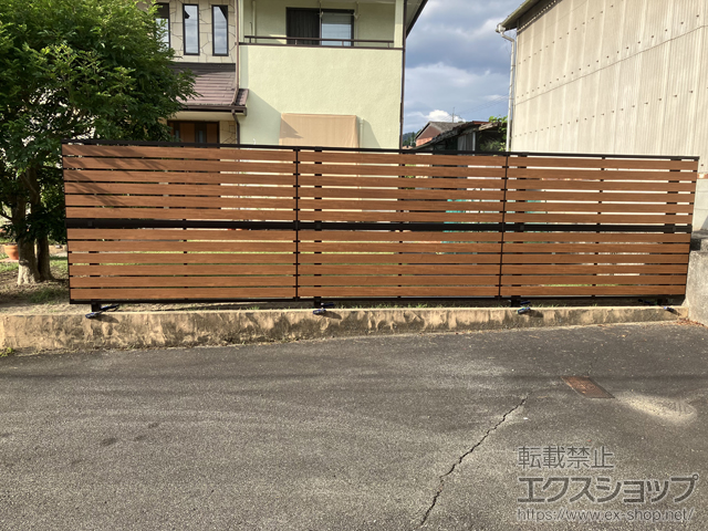 兵庫県姫路市ののフェンス・柵 モクアルフェンス 横板タイプ 2段支柱 自立建て用 施工例